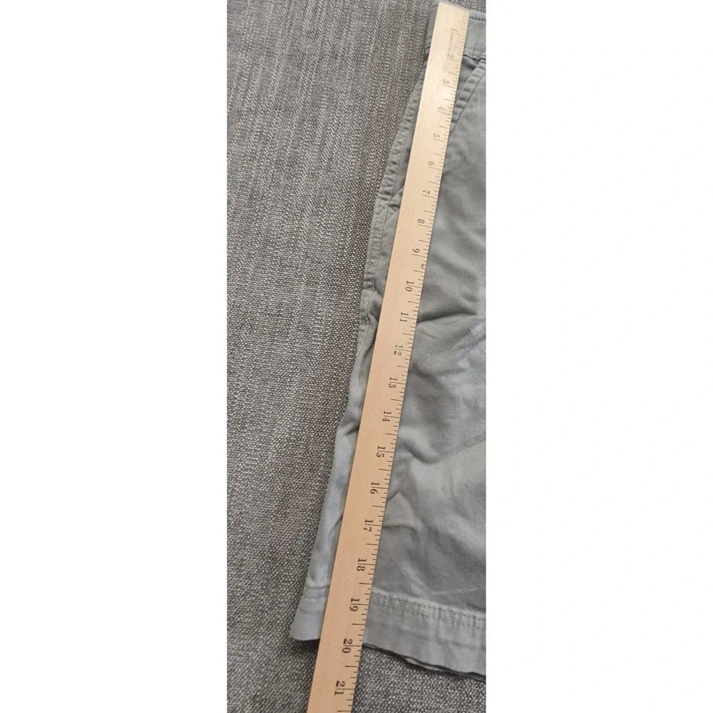 St Johns Bay Comfort Stretch men's gray chino shorts sz 32 flat front Cotton